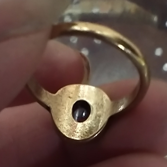 Elegant Goldtone Crystal And Red Gemstone Ring - Picture 6 of 6